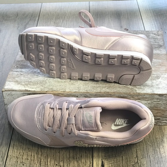 NWT Nike&Swarovski Crystal MD Runner2 Arctic Pink - Picture 6 of 8